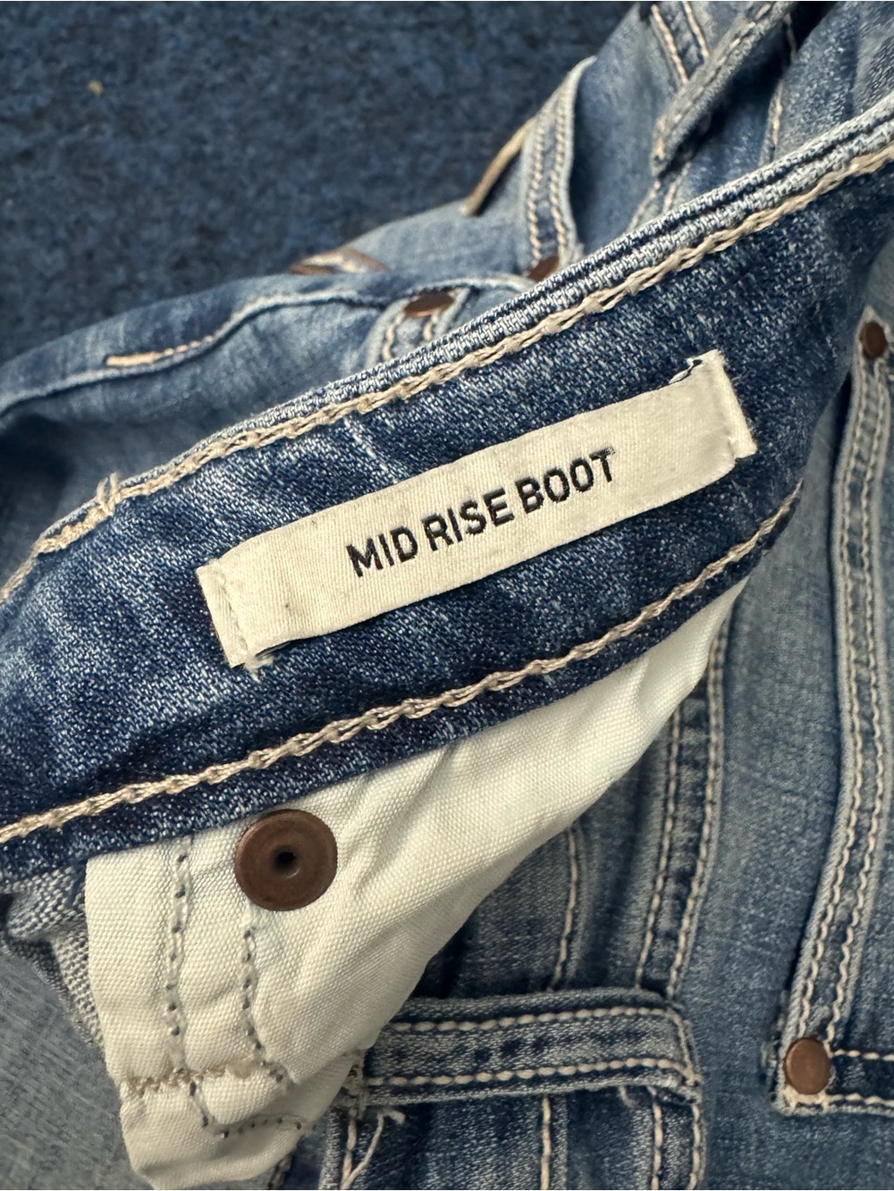 Wrangler Retro Mid Rise Bootcut Jeans - Picture 4 of 9
